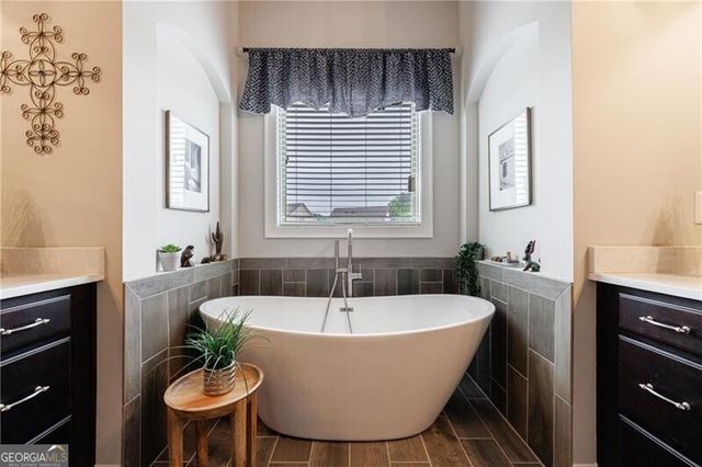 860 Hargrove Point Way, Alpharetta, GA 30004