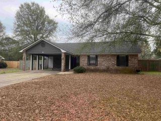 8 Bridgestone Drive, Conway, AR 72032