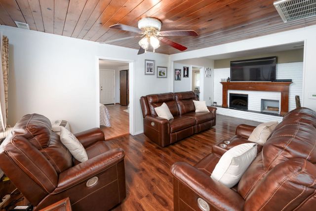 1104 Town Street, Kendallville, IN 46755