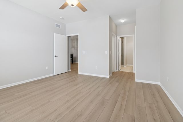 696 S Wellston Lane, Romeoville, IL 60446