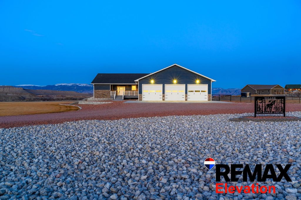 207 Eagle Dr, Greybull, WY 82426 photo 3