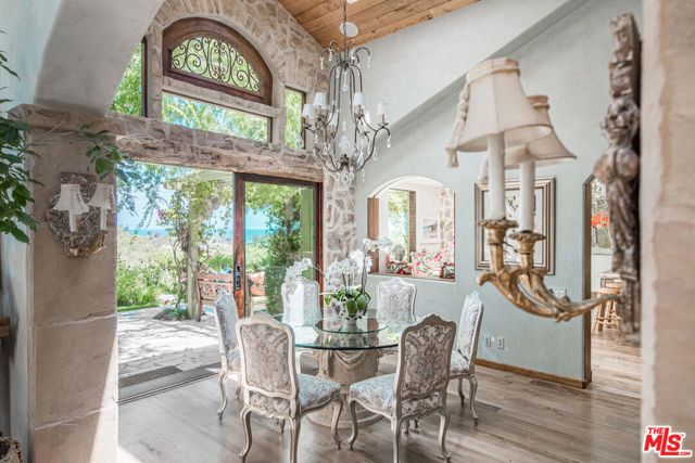 6766 Portshead Road, Malibu, CA 90265