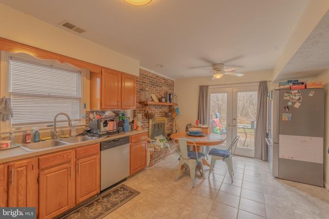 6013 HARBOR SEAL CT, Waldorf, MD 20603