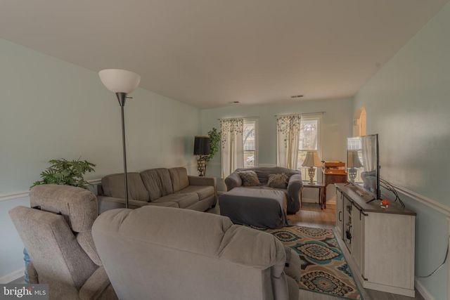 6013 HARBOR SEAL CT, Waldorf, MD 20603