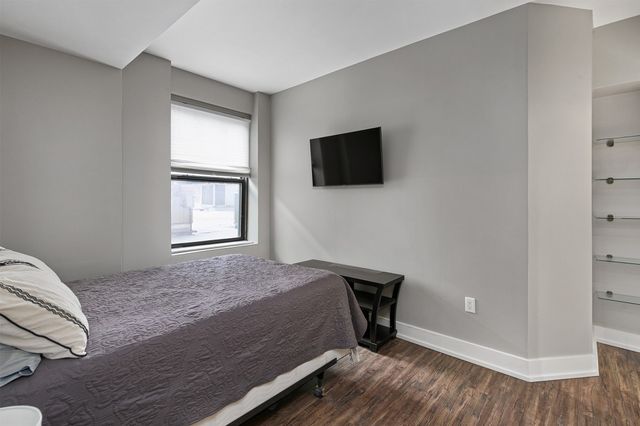 400 Walnut Street 305, Des Moines, IA 50309
