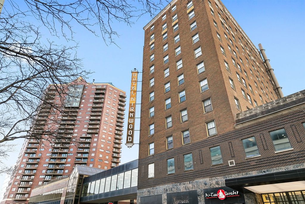 400 Walnut Street 305, Des Moines, IA 50309