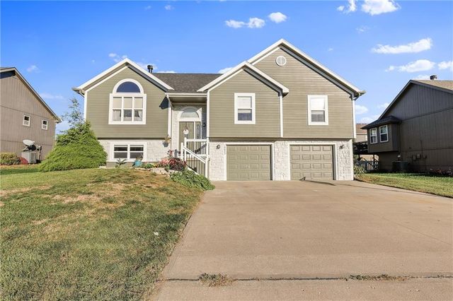 10823 N Oakland Avenue, Kansas City, MO 64157