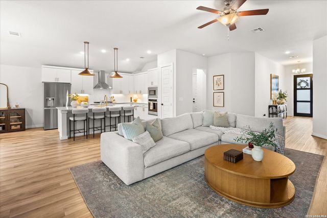 109 Valencia, Boerne, TX 78006