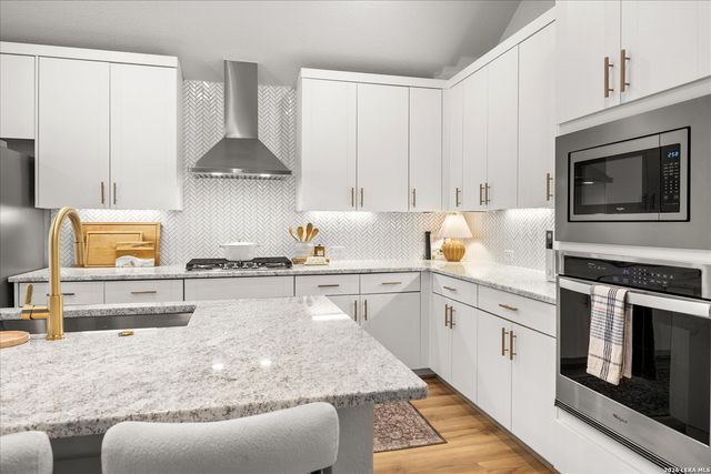 109 Valencia, Boerne, TX 78006