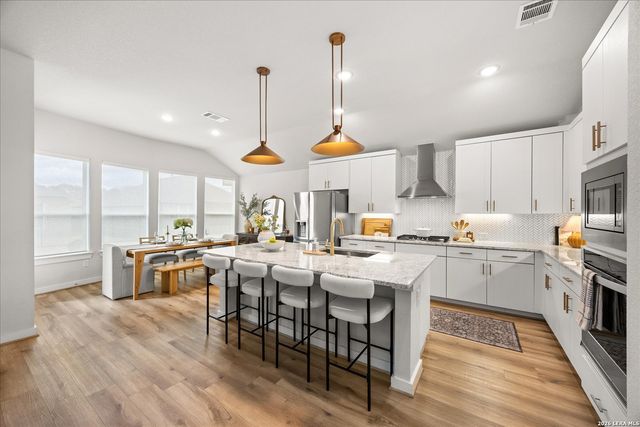 109 Valencia, Boerne, TX 78006