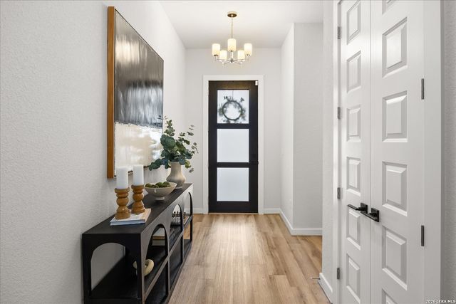 109 Valencia, Boerne, TX 78006