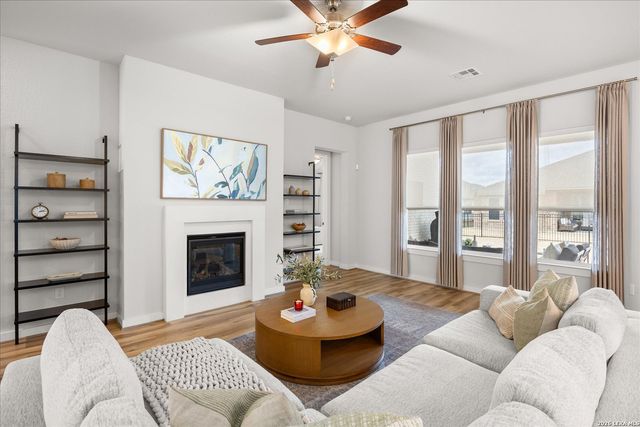 109 Valencia, Boerne, TX 78006