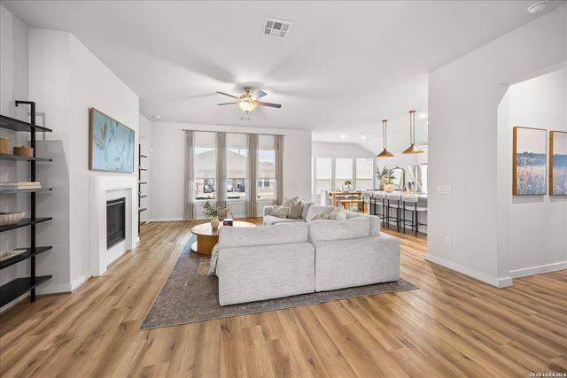 109 Valencia, Boerne, TX 78006