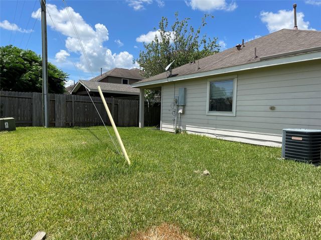 5426 Rio Drive, Baytown, TX 77521