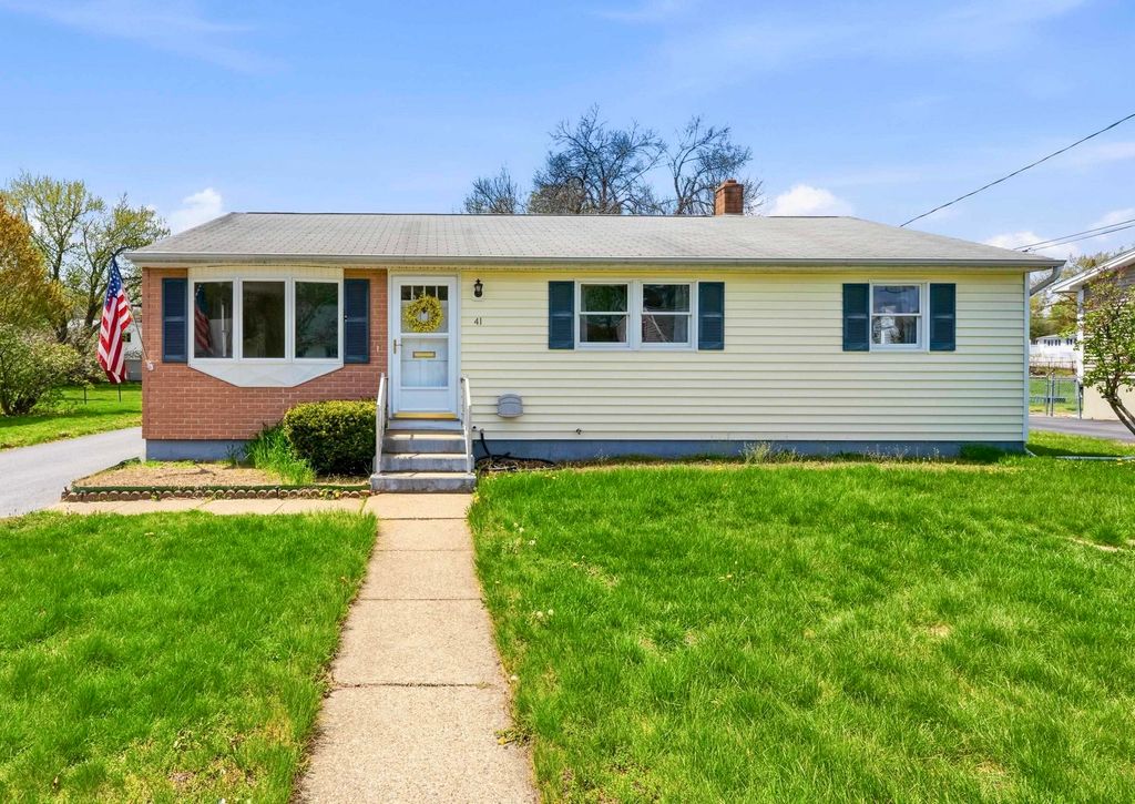 41 Woodgate Court, Manchester, NH 03103