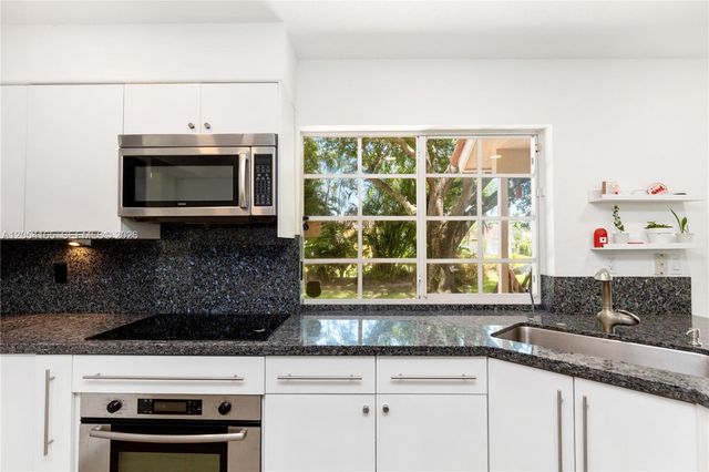 524 Water Point, Weston, FL 33326