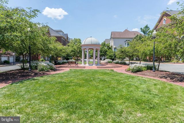4950 BRENMAN PARK DR #311, Alexandria, VA 22304