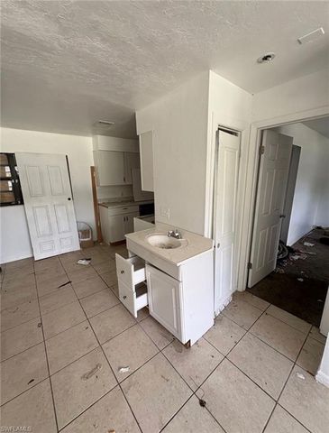 2656 Dr Ella Piper WAY, Fort Myers, FL 33916