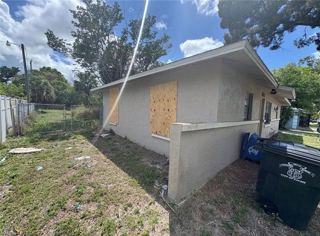 2656 Dr Ella Piper WAY, Fort Myers, FL 33916