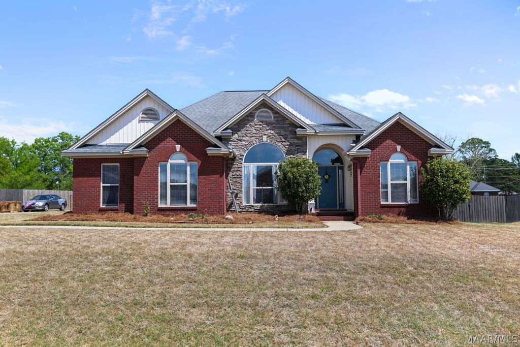 90 ANNA GRACE Lane, Wetumpka, AL 36092
