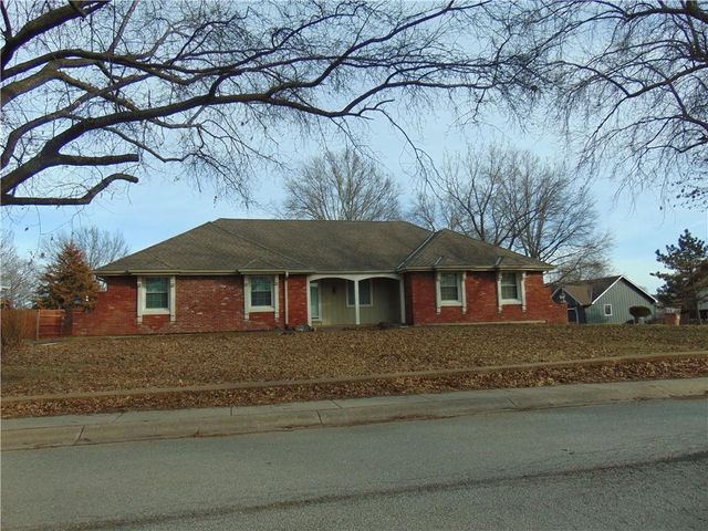 201 Johnston Drive, Raymore, MO 64083