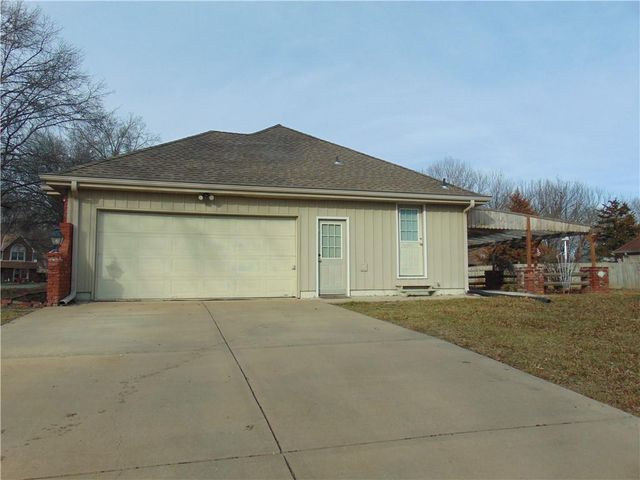 201 Johnston Drive, Raymore, MO 64083