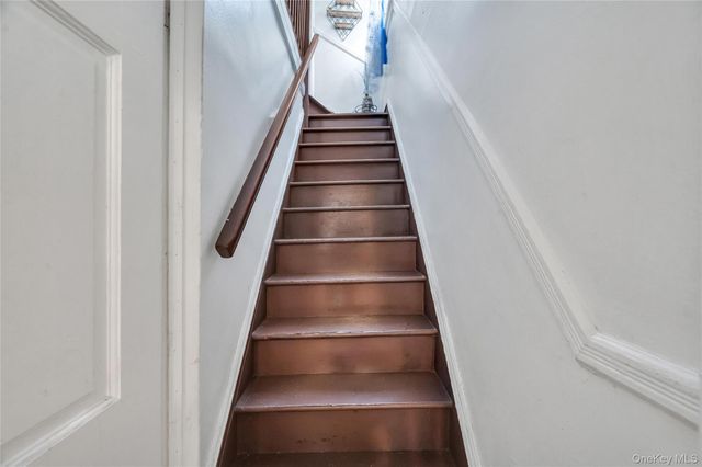 10530 Van Wyck Expressway, Richmond Hill S., NY 11419