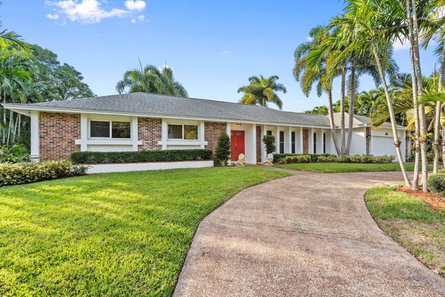 8 Bell Lane, Palm Springs, FL 33406