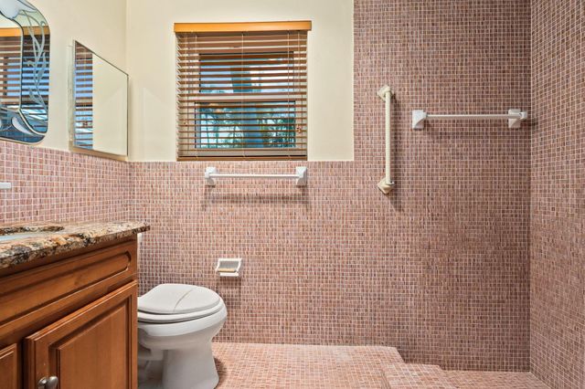 8 Bell Lane, Palm Springs, FL 33406