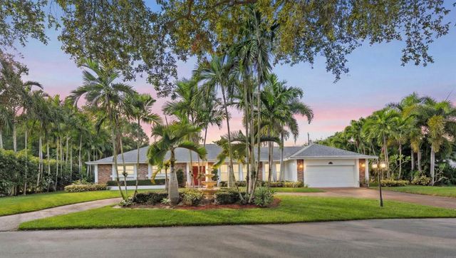 8 Bell Lane, Palm Springs, FL 33406