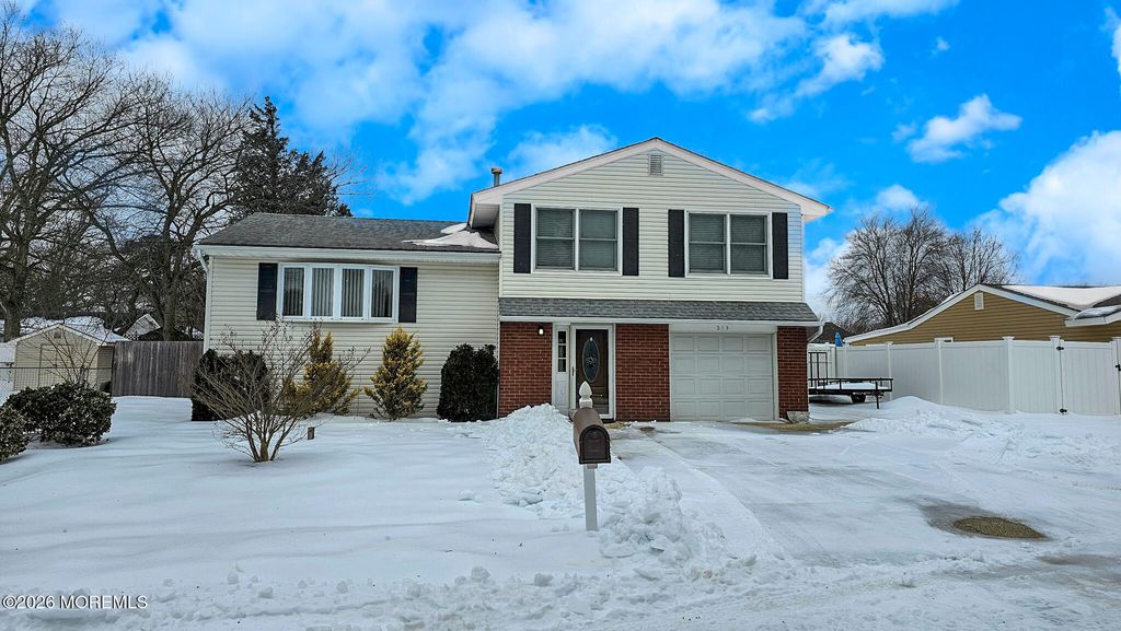 213 8th Street, Barnegat, NJ 08005