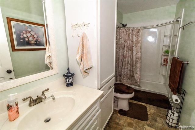 230 E Oregon Street, Lapeer, MI 48446