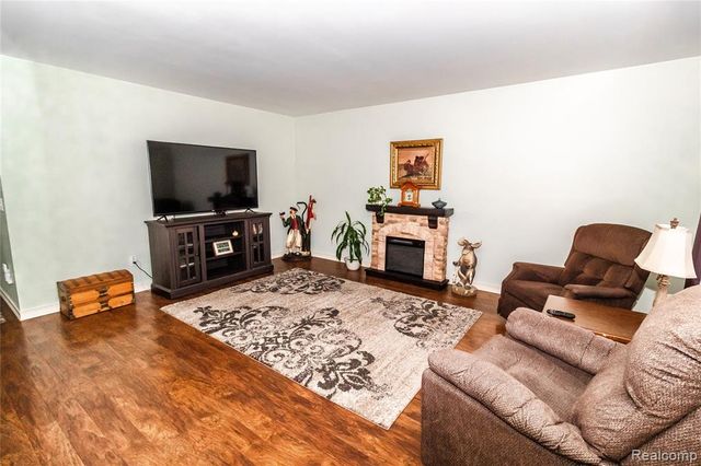 230 E Oregon Street, Lapeer, MI 48446