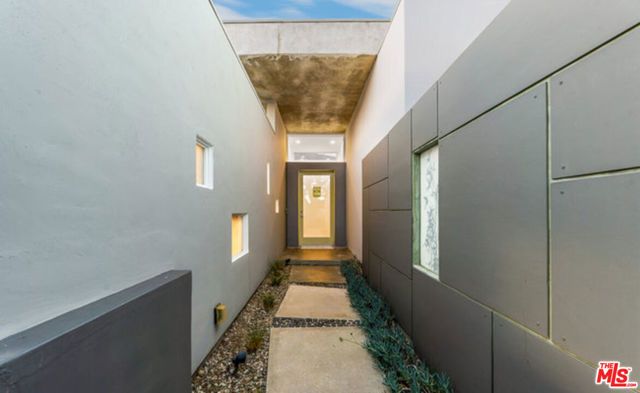 18105 Sandy Cape Drive, Malibu, CA 90265