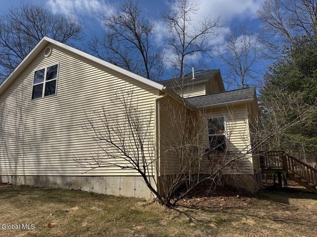 8 Stafford Way, Northumberland, NY 12831