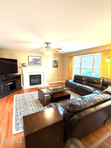 8 Stafford Way, Northumberland, NY 12831