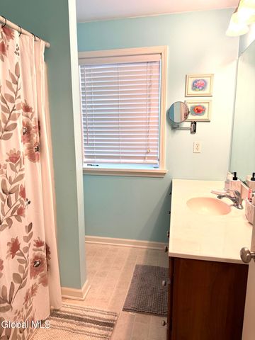 8 Stafford Way, Northumberland, NY 12831