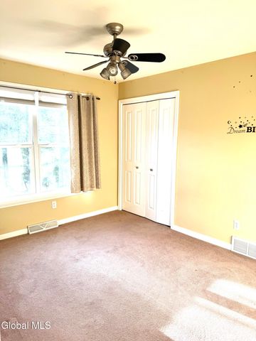 8 Stafford Way, Northumberland, NY 12831