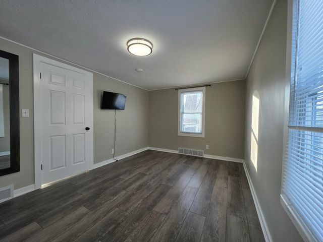 1837 E Stockbridge Avenue, Kalamazoo, MI 49001