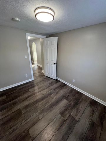 1837 E Stockbridge Avenue, Kalamazoo, MI 49001