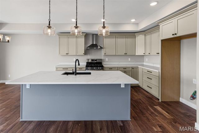 213 George Bush Boulevard, Troy, IL 62294