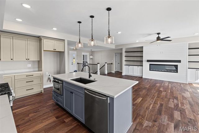 213 George Bush Boulevard, Troy, IL 62294