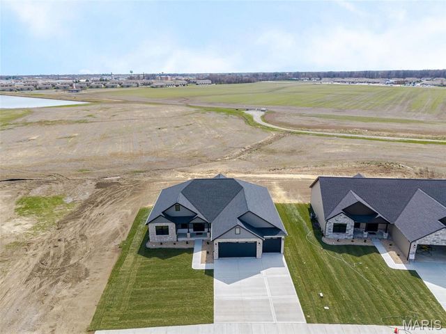 213 George Bush Boulevard, Troy, IL 62294