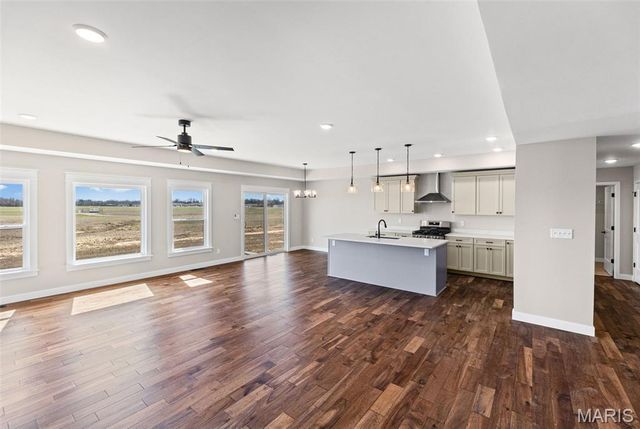 213 George Bush Boulevard, Troy, IL 62294