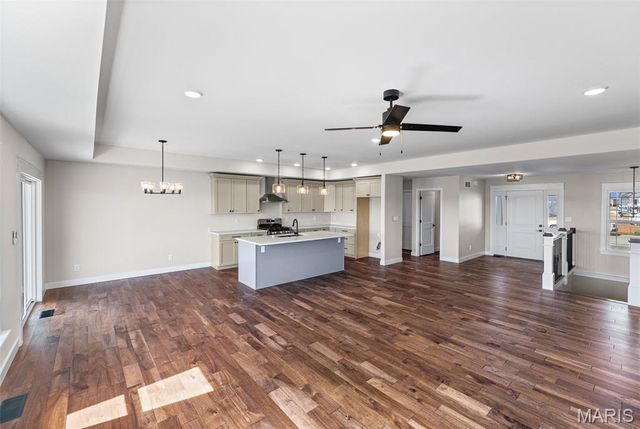 213 George Bush Boulevard, Troy, IL 62294