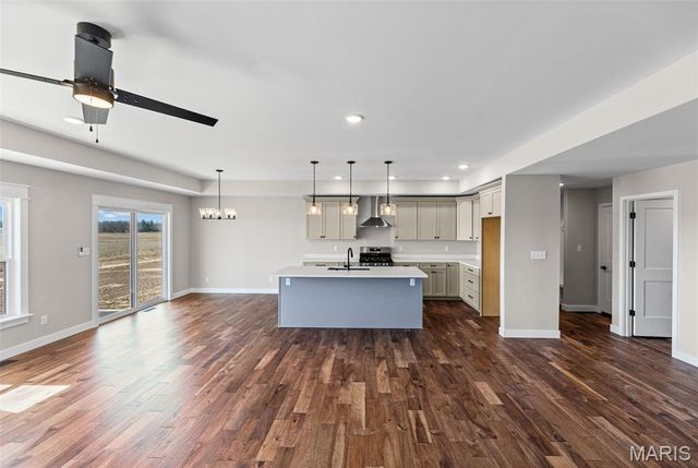 213 George Bush Boulevard, Troy, IL 62294