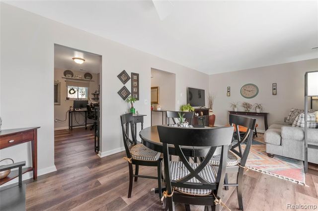 33585 Pondview Circle 116, Livonia, MI 48152