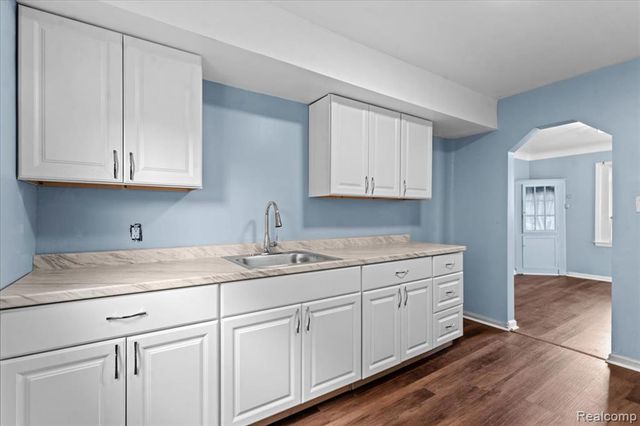 3734 W Buena Vista Street, Detroit, MI 48238