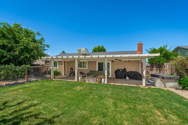 1366 Silver Spur Cir, Lincoln, CA 95648