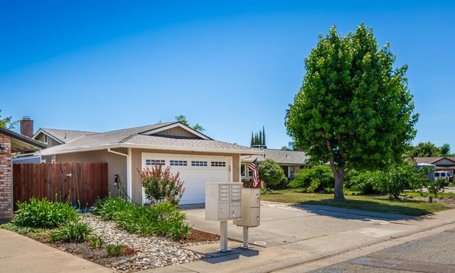 1366 Silver Spur Cir, Lincoln, CA 95648